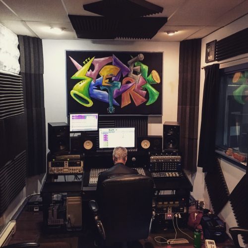 mixing-studio-control-room-speakers-pro-tools-sweet-creek-studios